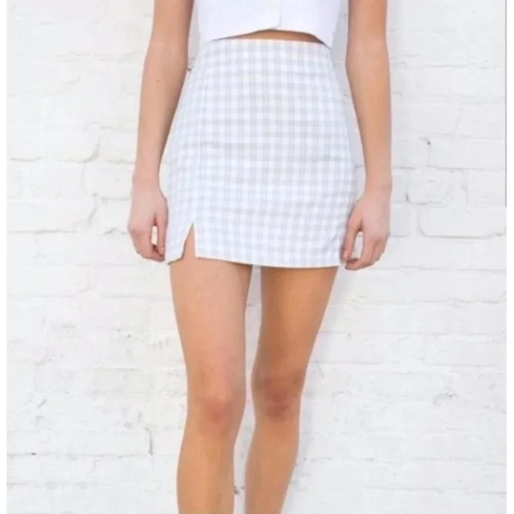 Brandy Melville skirt light
